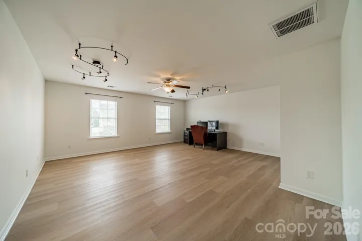 Bonus Room/ 5th Bedroom