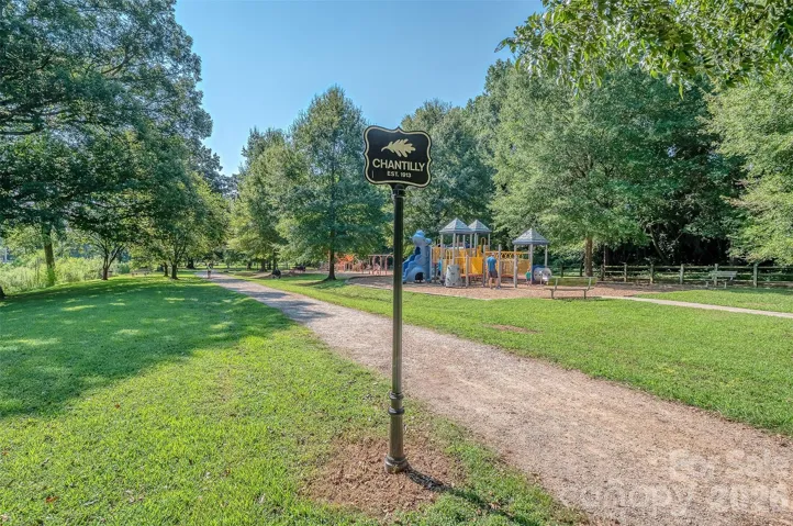 Chantilly on the Green is Adjacent to Chantilly, Chantilly's Community Park, & Chantilly Montessori School