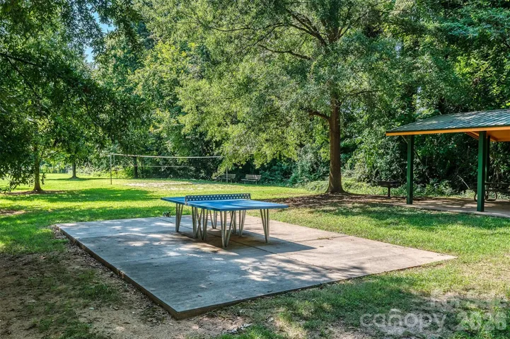 Chantilly on the Green is Adjacent to Chantilly, Chantilly's Community Park, & Chantilly Montessori School