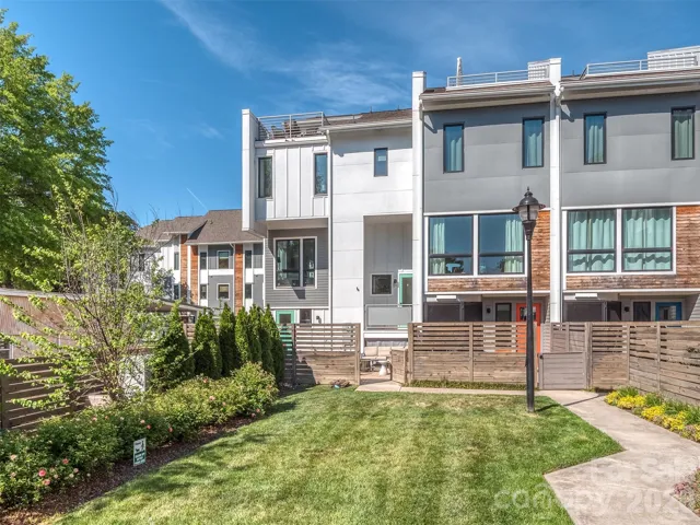 Welcome Home to Chantilly on the Green and the BEST End Unit on the Property!