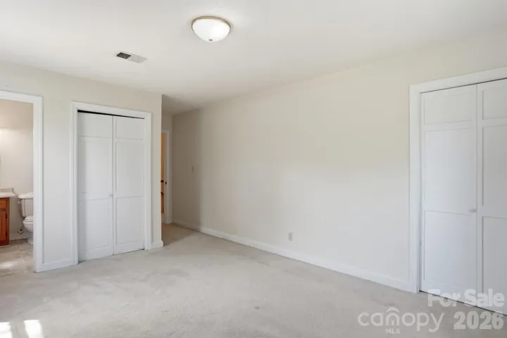 Primary suite has 2 closets