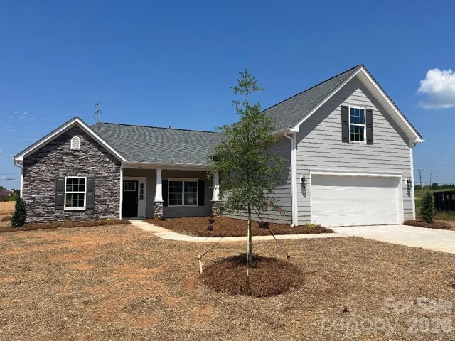 Ranch 4 BR 3 1/2 BA on 1/3 Acre Homesite