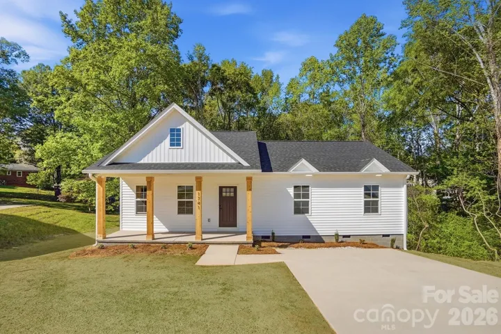 Massive Curb Appeal!!!