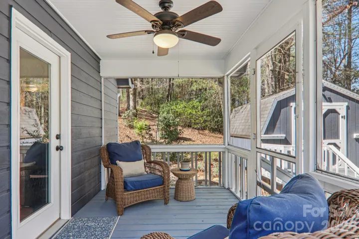 Screened porch area