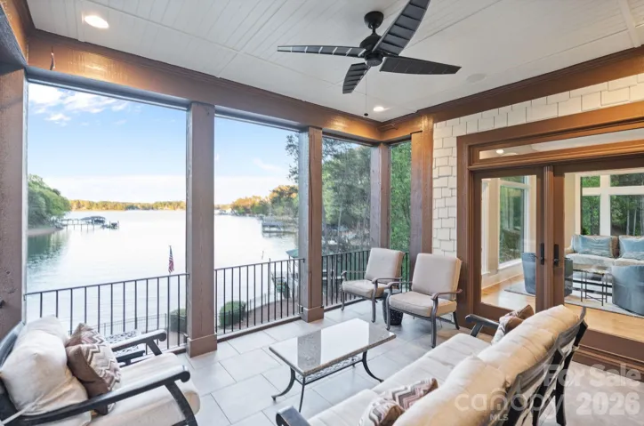 Screened Porch Off Main