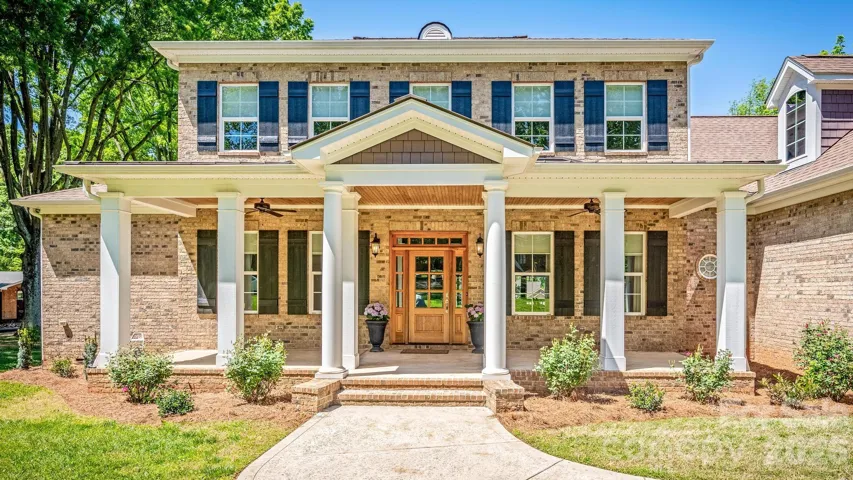 WELCOME! To 123 Lakefront Drive