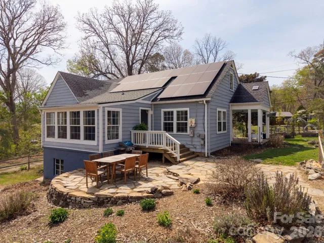 Charming Modern Grovemont Cottage w/ Solar