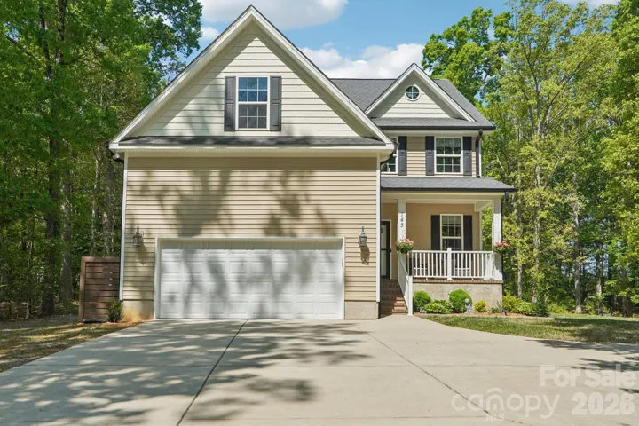 Welcome to 143 Fremont Loop!