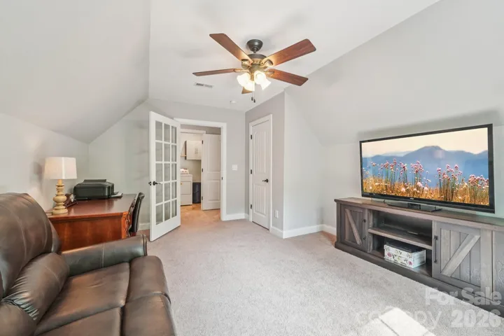 Bonus/bedroom 2