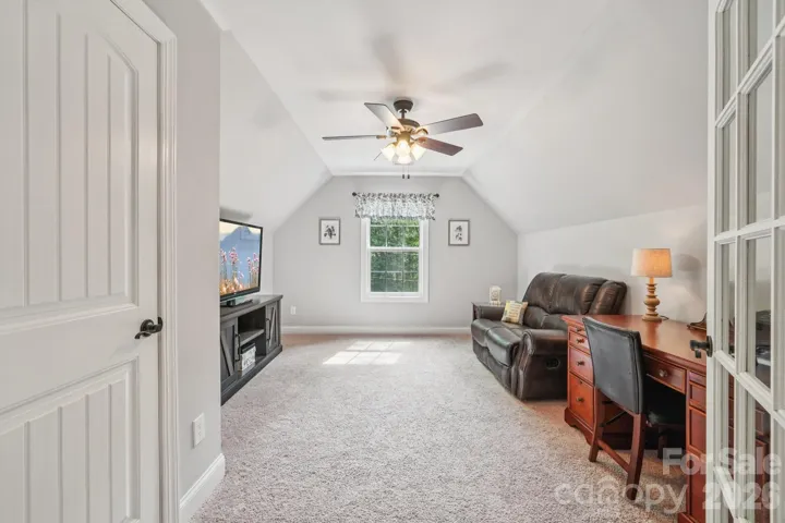 Bonus/bedroom 2