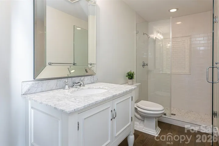 Main level full bathroom