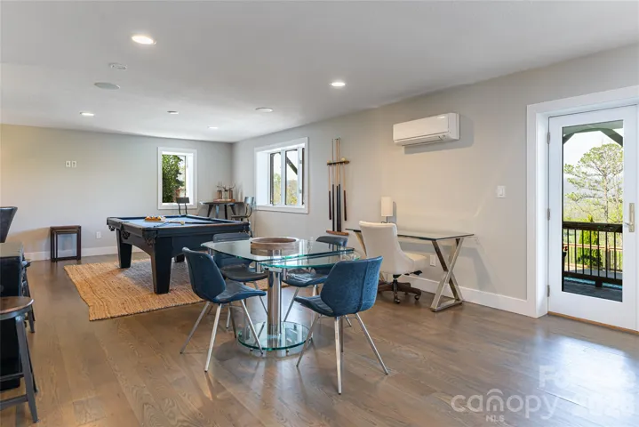 Lower level billiard/recreation area