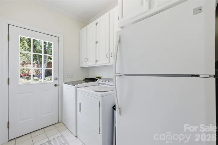 laundry/mud room
