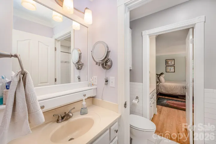 Second Jack and Jill bath 