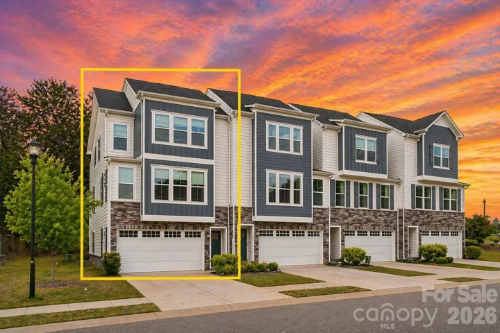 Interior End Unit, Extra Windows!!