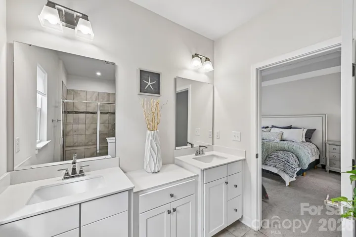 Ensuite Primary Bath