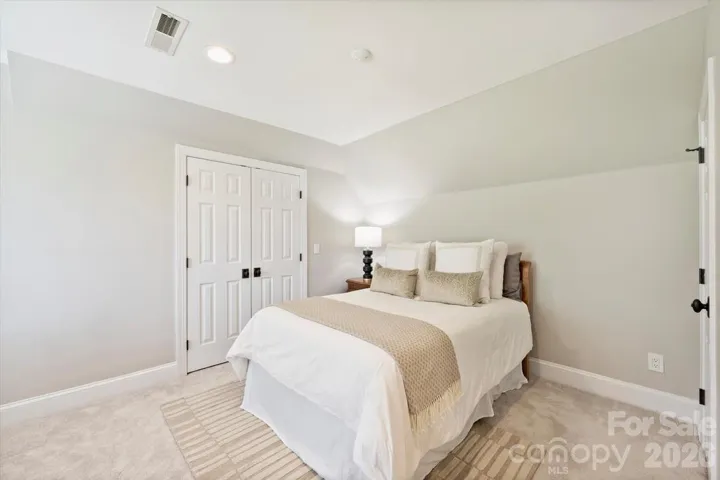 Upstairs Ensuite Bedroom