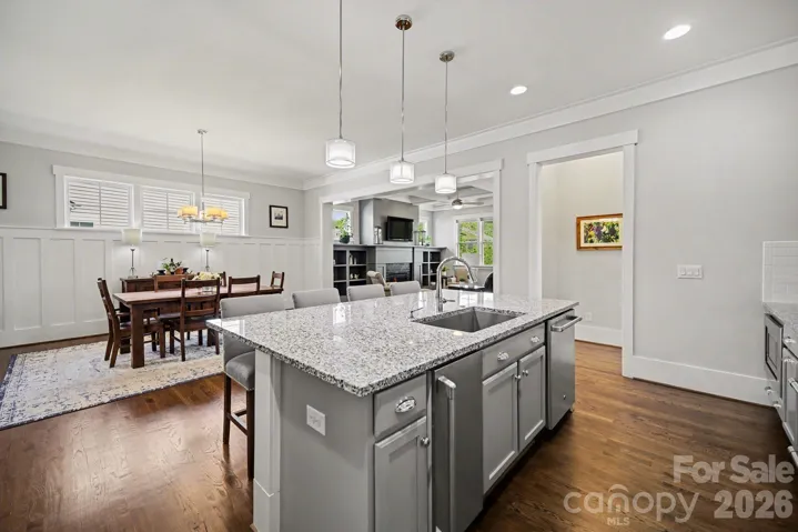 Entertain with ease in this kitchen!