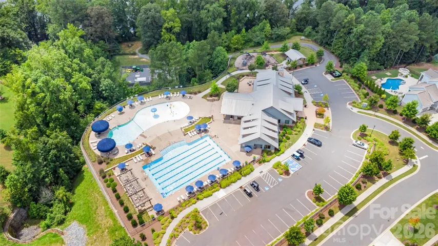 Masons Bend amenities include 2 outdoor swimming pools, clubhouse, playground and walking trails
