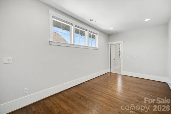 9 ft ceilings and hardwoods upstairs - only 2 bedrooms have carpet!