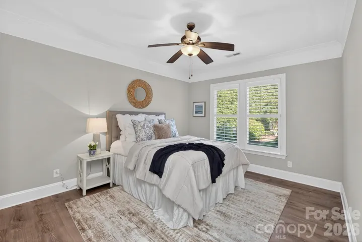 Main level guest suite