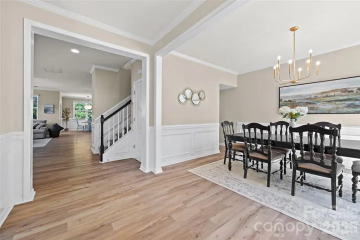 Welcoming entry w/ formal dining room to the right as you enter 