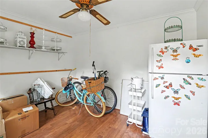 SHED COULD BE USE AS YOUR OFFICE
