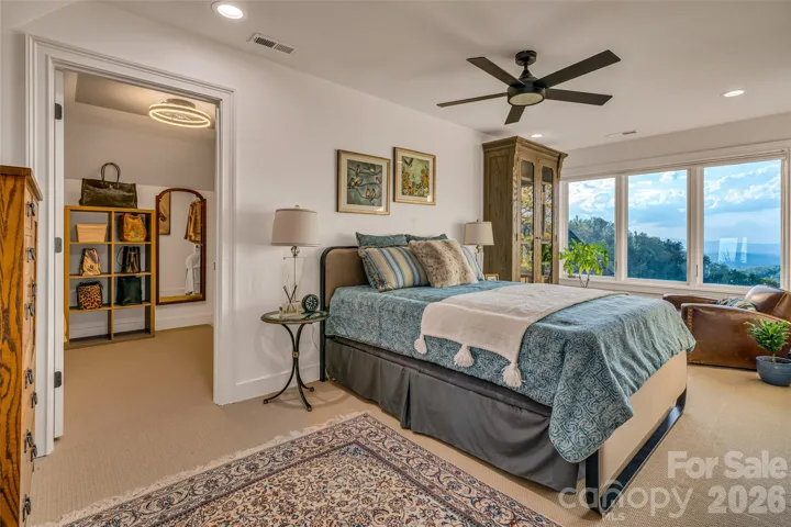 Upper en suite bedroom 2