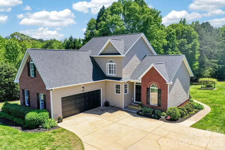 8145 Monbo Rd Welcome Home!