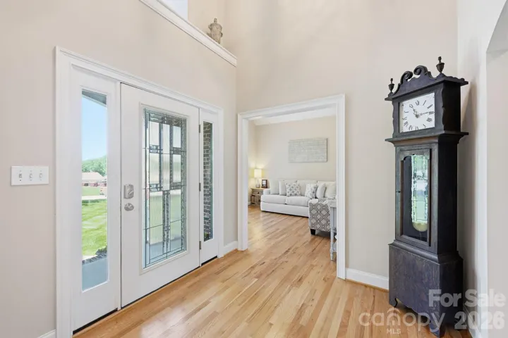 2-Story Foyer