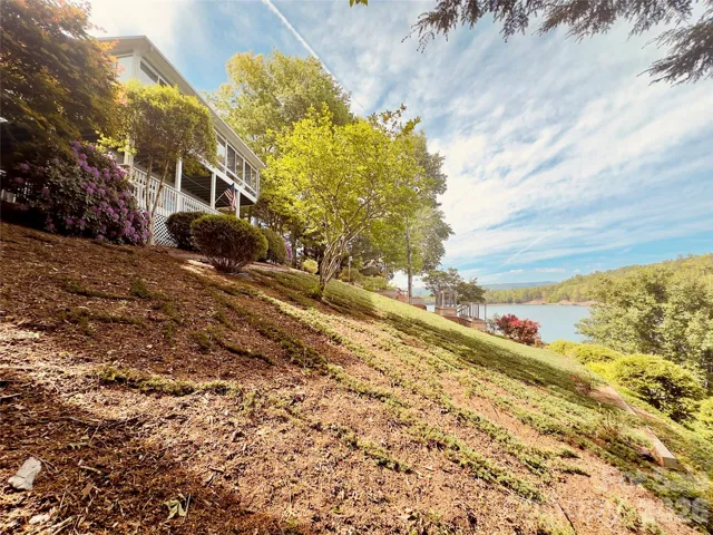 Additional view descending to boat dock