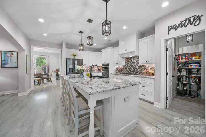 Kitchen & Pantry