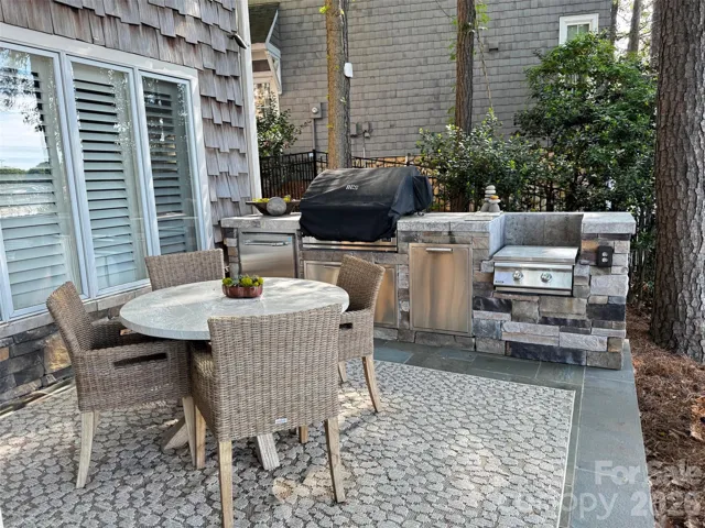 New outdoor kitchen and eating area