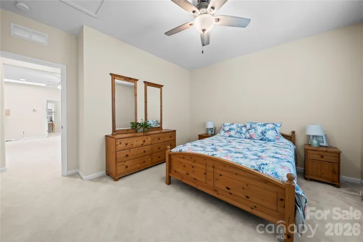 Upstairs Bedroom off Loft