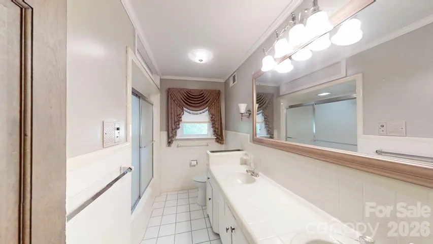 Hall Full Bathroom