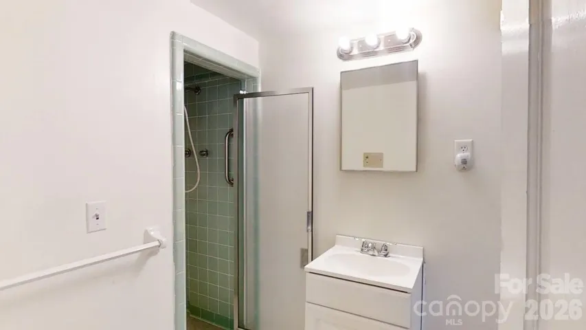 Full Bathroom Basement