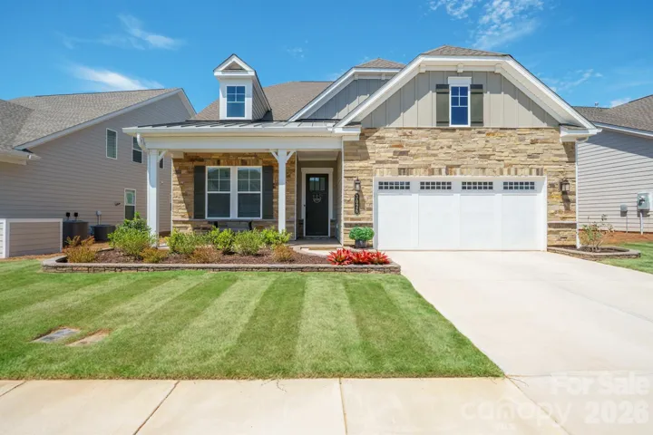 Welcome to 3026 Lake Como Dr!