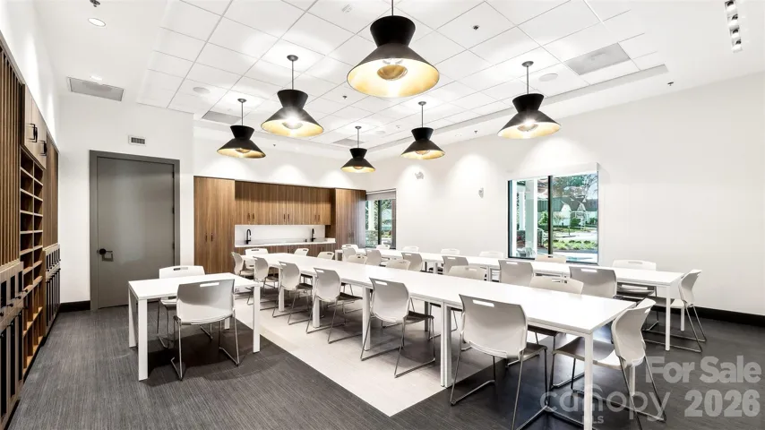 Cresswind Arts & Crafts Room