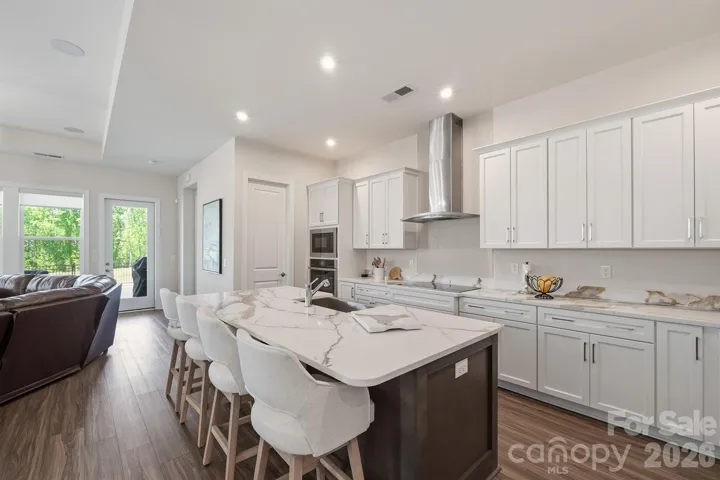 Kitchen Island w/ Bar Seating