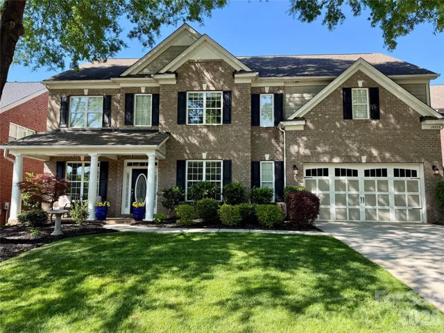 Beautiful curb appeal!