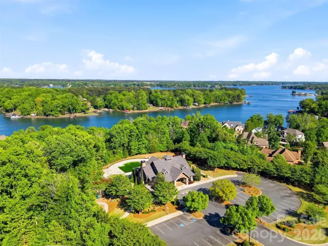 Amenities with Lake Access.