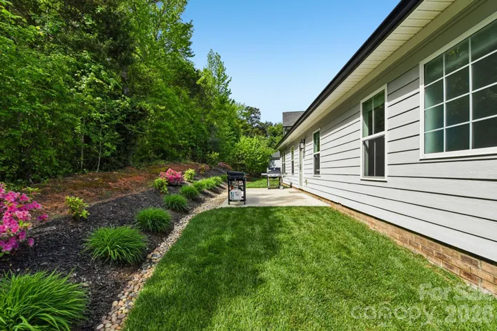 Meticulously landscaped 