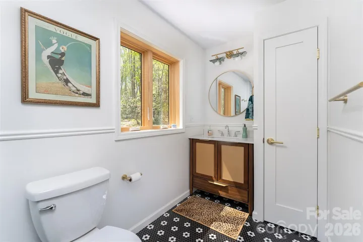 1st primary ensuite bathroom 