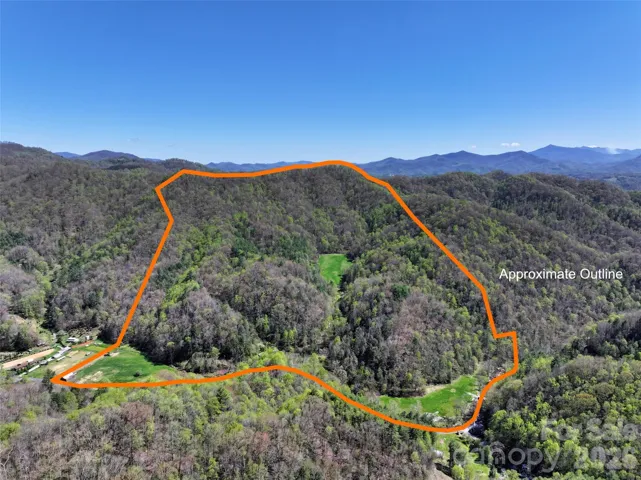 Approximate outline using GIS data, showing two pastures and the hidden meadow above them