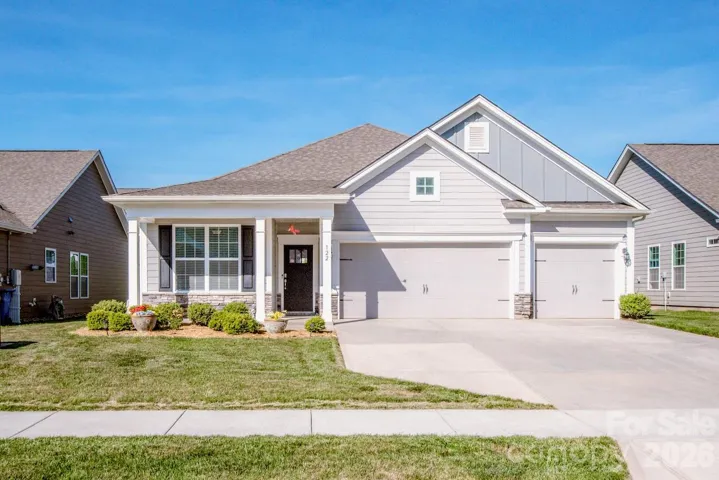 LIKE NEW! 4 Bedroom, 3 Bathroom, 3-car Garage in Mooresville!