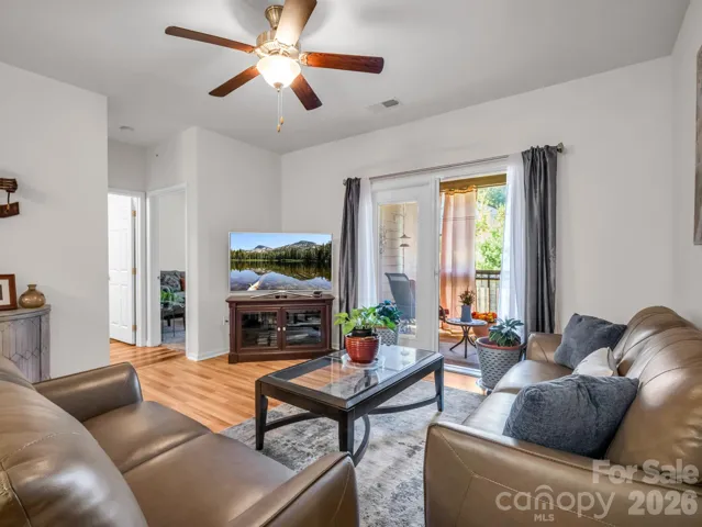 LR leads to quaint peaceful balcony