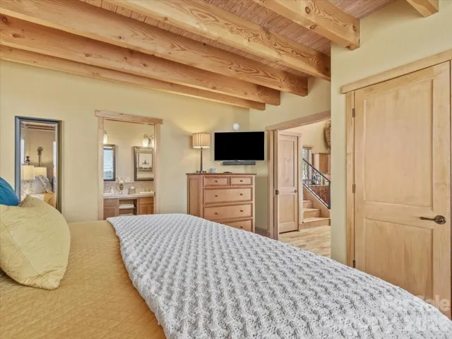 Exposed beams.