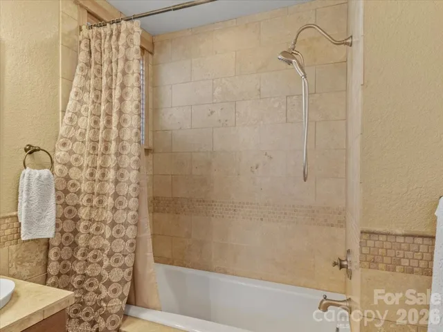Tub for the little ones.