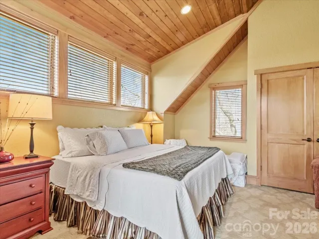 Upstairs bedroom.