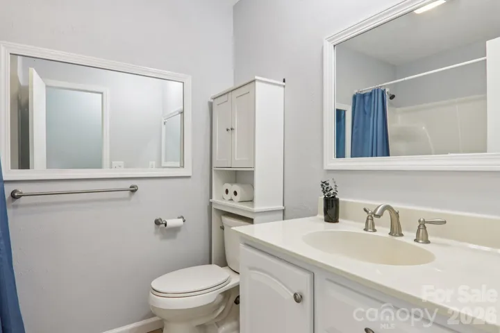 Guest bath 1